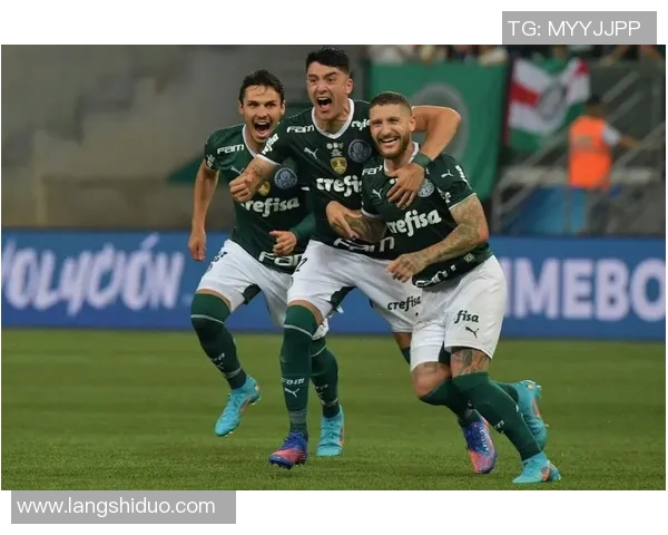 帕尔梅斯与米内罗激战正酣谁能在这场对决中笑到最后